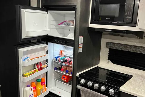 Apartment On Wheels KZ Sportsmen 26BHSE Travel Trailer