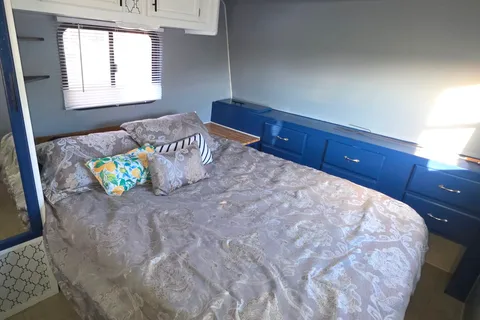 E&J Fleetwood 2004 Travel Trailer