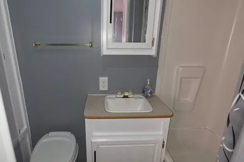 E&J Fleetwood 2004 Travel Trailer