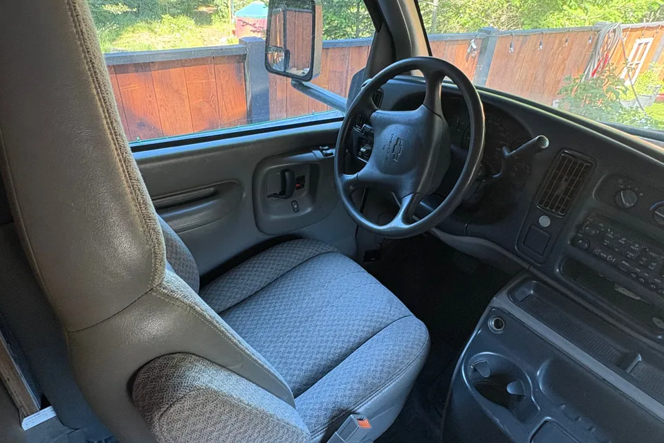 Lindsay’s DREAM WAGON CHEVY/GMC Vanguard Class C