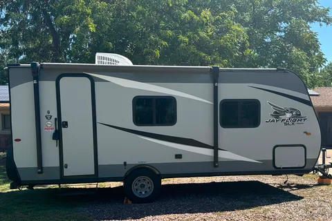 Let’s Getaway! Jayco 195RB Travel Trailer