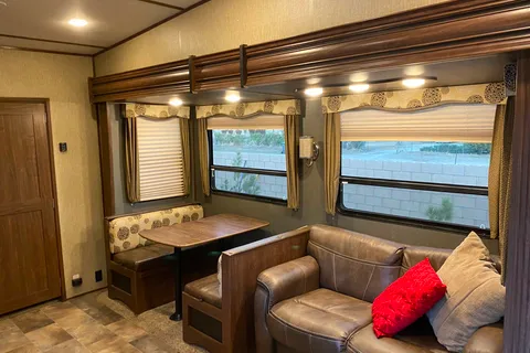Keystone Sprinter Bunkhouse Gooseneck 5th Wheel