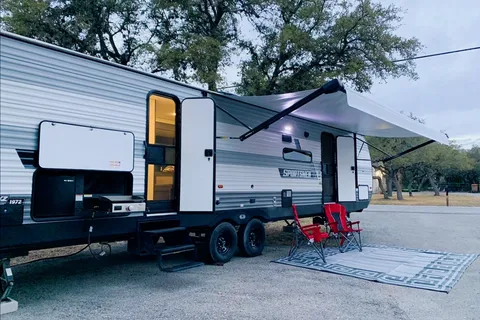 Family Friendly Separate room for the kids! 