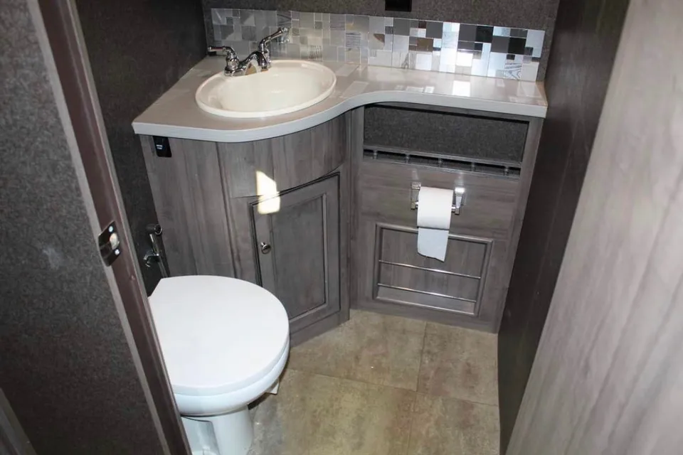 Alex's Winnebago Vista XL Class A