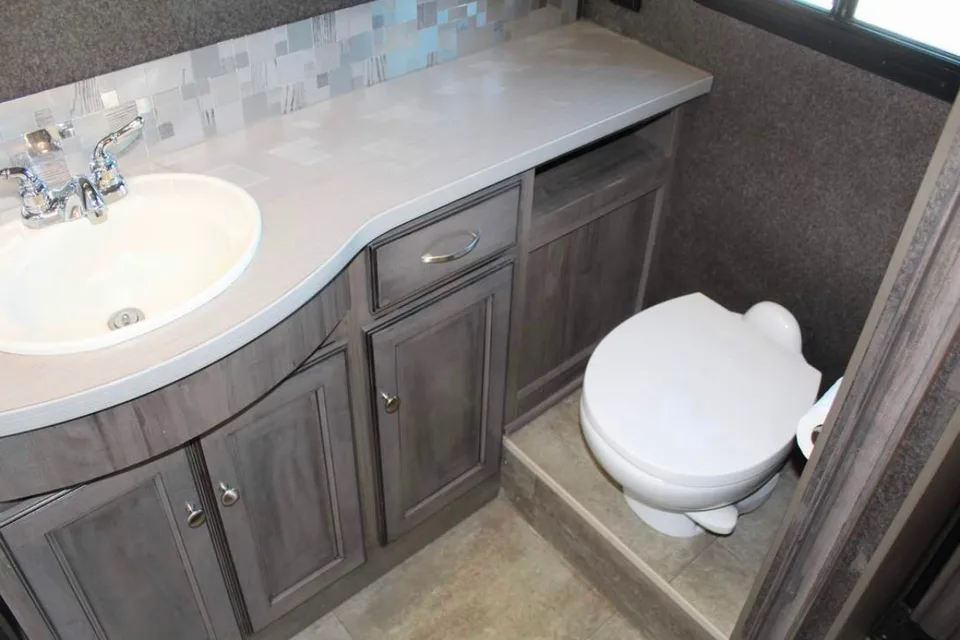 Alex's Winnebago Vista XL Class A