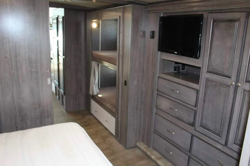 Alex's Winnebago Vista XL Class A