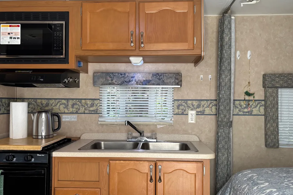 Dreamer Cozy Camper