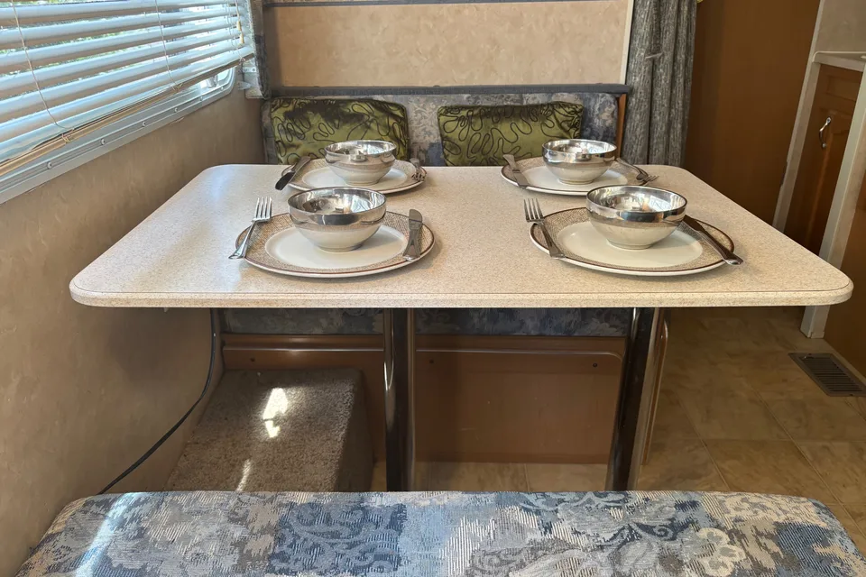 Dreamer Cozy Camper
