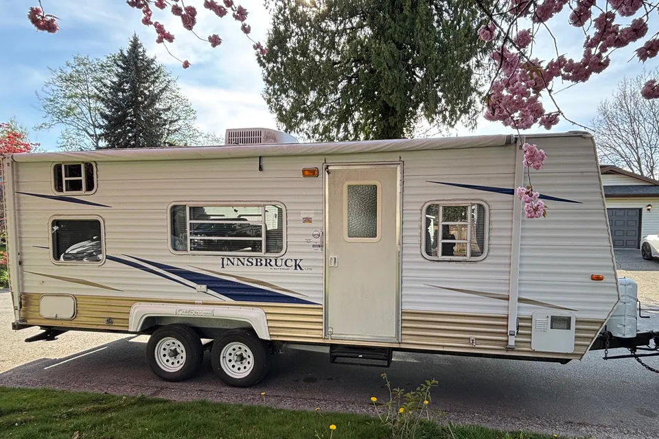 Dreamer Cozy Camper