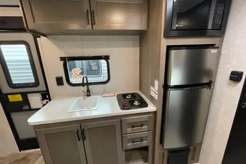 Roam Rover 2 2025 Travel Trailer