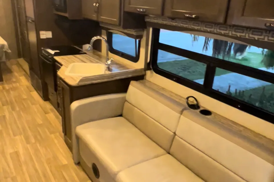 Elena's Thor Motor Coach Ace Class A