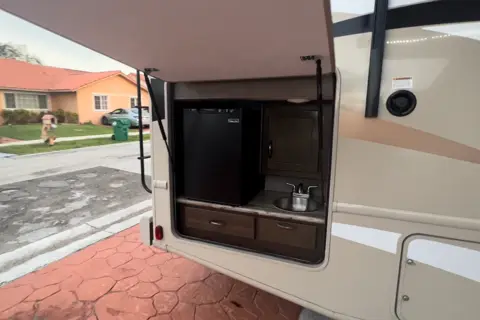 Elena's Thor Motor Coach Ace Class A
