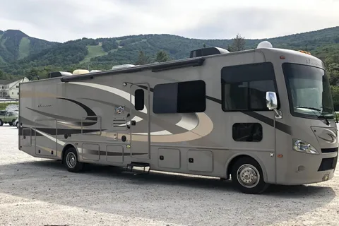 2015 Thor Motor Coach Hurricane Class A - Our Family Roadtrip & Party Bus!