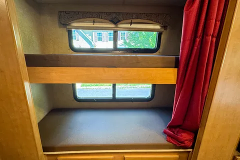 2015 Thor Motor Coach Hurricane Class A - Our Family Roadtrip & Party Bus!