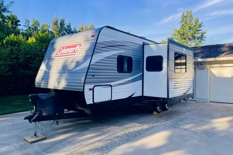 Dustin's Coleman Lantern Travel Trailer