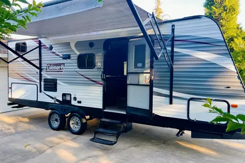 Dustin's Coleman Lantern Travel Trailer