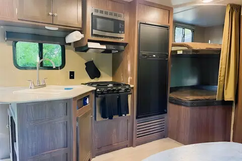 Dustin's Coleman Lantern Travel Trailer