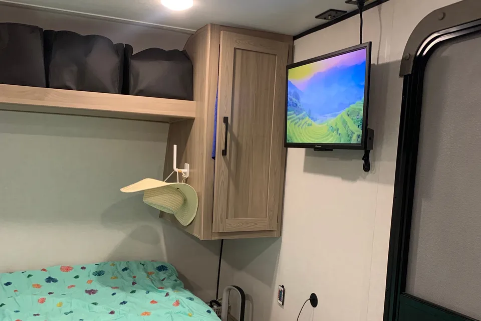 The Scoot Around Colman 17 B Travel Trailer