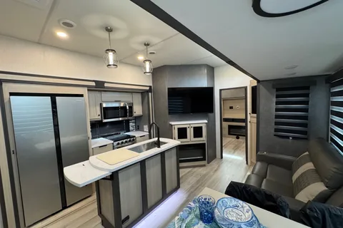 2026 New Luxury Camper (Delivery Only)