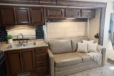 (#8) Class A RV Motorhome- Sleep 8, EDC, Burning man, Festivals, Camping.