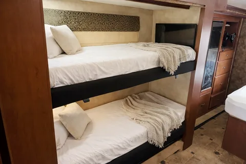 (#8) Class A RV Motorhome- Sleep 8, EDC, Burning man, Festivals, Camping.