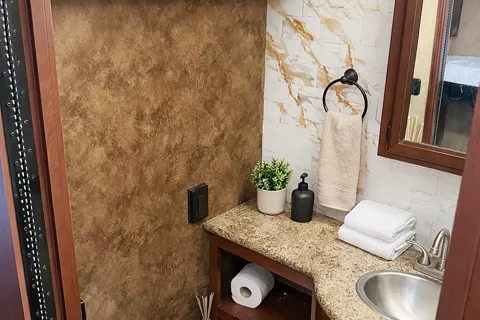 (#8) Class A RV Motorhome- Sleep 8, EDC, Burning man, Festivals, Camping.