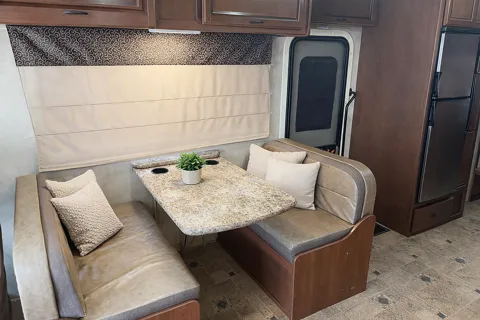 (#8) Class A RV Motorhome- Sleep 8, EDC, Burning man, Festivals, Camping.