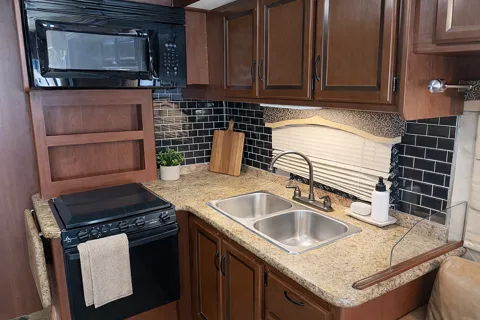 (#8) Class A RV Motorhome- Sleep 8, EDC, Burning man, Festivals, Camping.