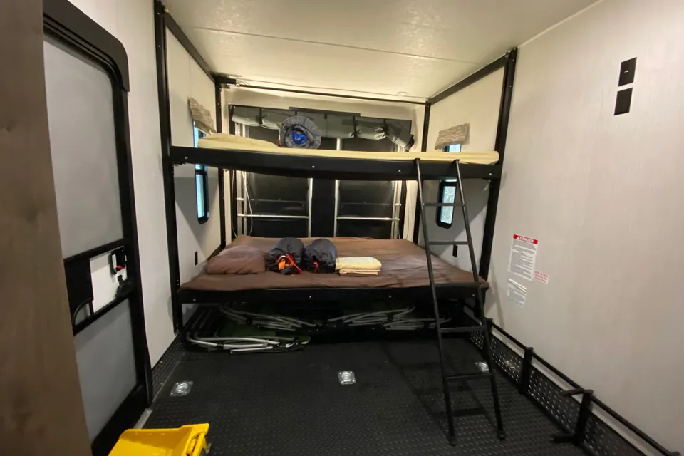 Yannick's Puma 383DSS Toy Hauler