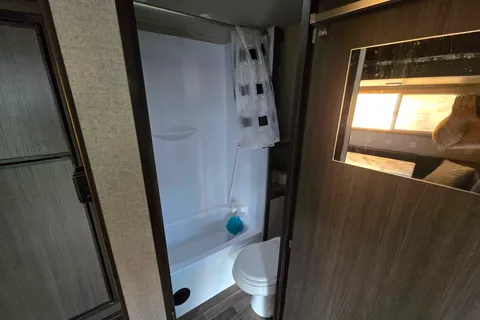 Chris 's Genesis Supreme RV Overnighter Toy Hauler