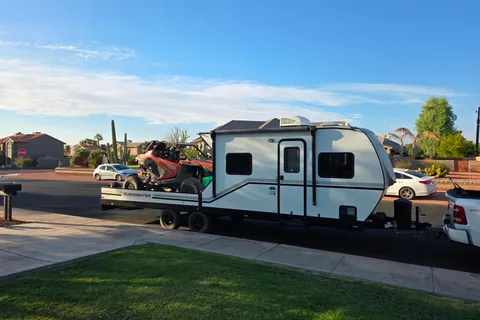 Chris 's Genesis Supreme RV Overnighter Toy Hauler