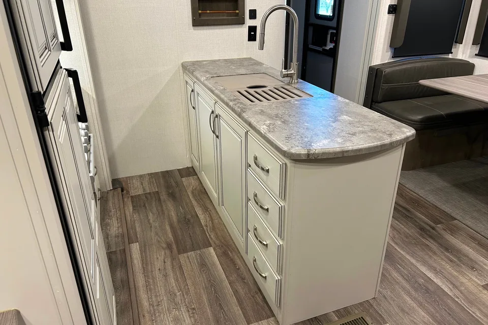 2022 Keystone Cougar Half-Ton 34TSB Travel Trailer