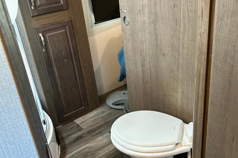 2022 Keystone Cougar Half-Ton 34TSB Travel Trailer
