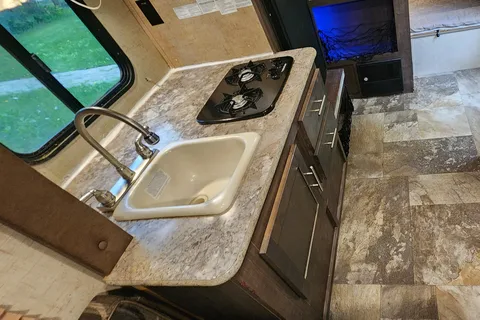 Carlos's Rpod 176 Rpod Luxury Trailer Micro Trailer