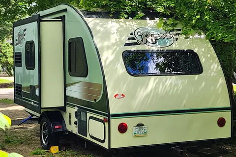 Carlos's Rpod 176 Rpod Luxury Trailer Micro Trailer