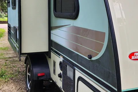 Carlos's Rpod 176 Rpod Luxury Trailer Micro Trailer