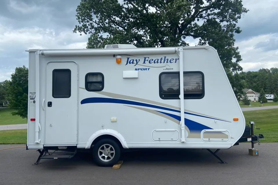 Tammy's Jayco Jayfeather sport Hybrid