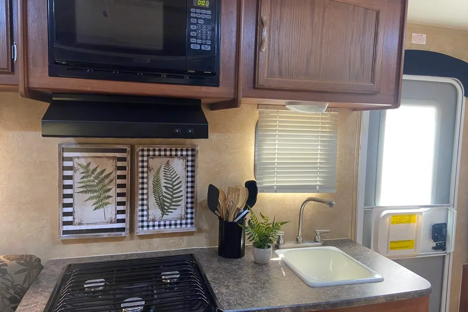 Tammy's Jayco Jayfeather sport Hybrid