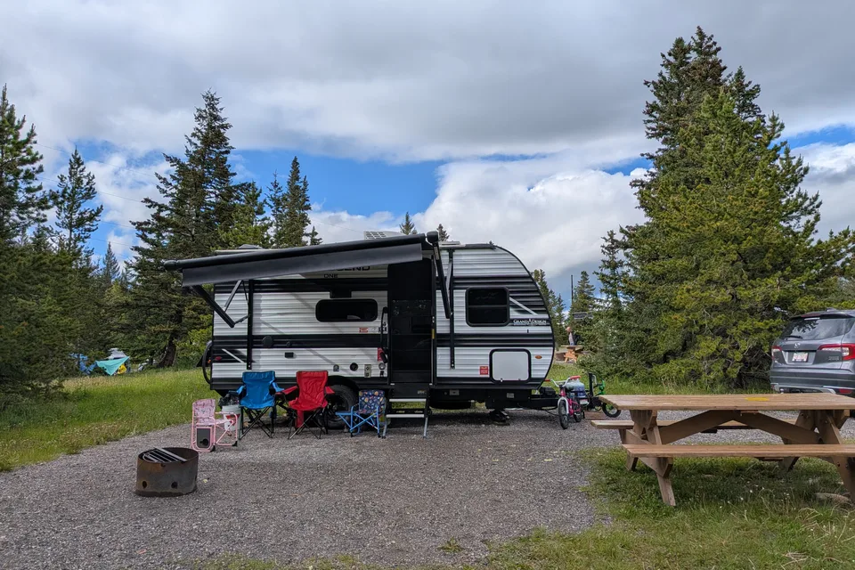 Vicente's Grand Design Transcend One  151BH Travel Trailer
