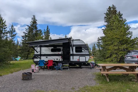 Vicente's Grand Design Transcend One  151BH Travel Trailer