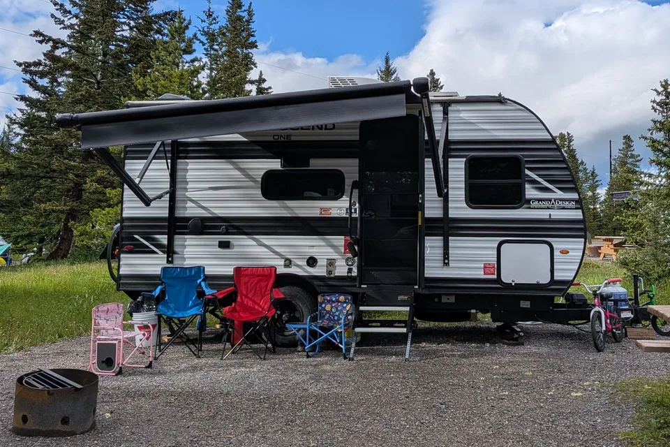 Vicente's Grand Design Transcend One  151BH Travel Trailer