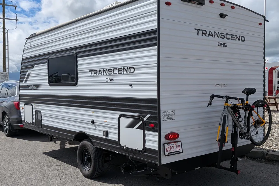 Vicente's Grand Design Transcend One  151BH Travel Trailer