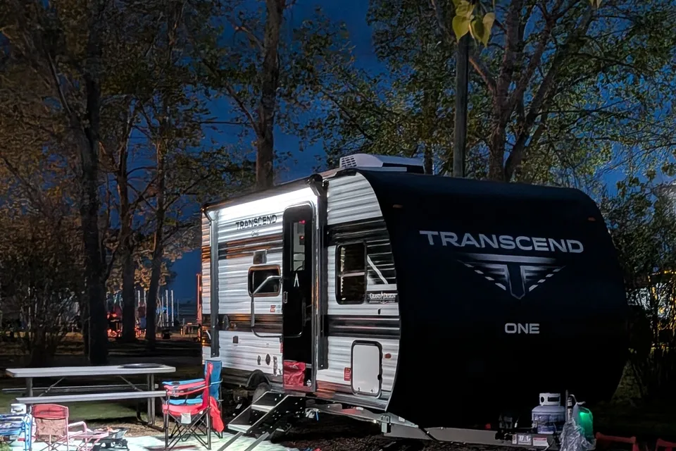 Vicente's Grand Design Transcend One  151BH Travel Trailer