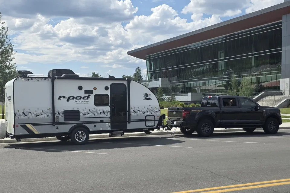 Rosie the R-Pod | Sleeps 5 | Pet Friendly | Delivery/Setup Available