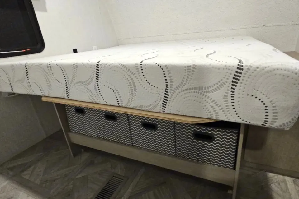Fireside RV's 2023 Forest River Salem Platinum 31KQBTS Bunkhouse - LMI2008