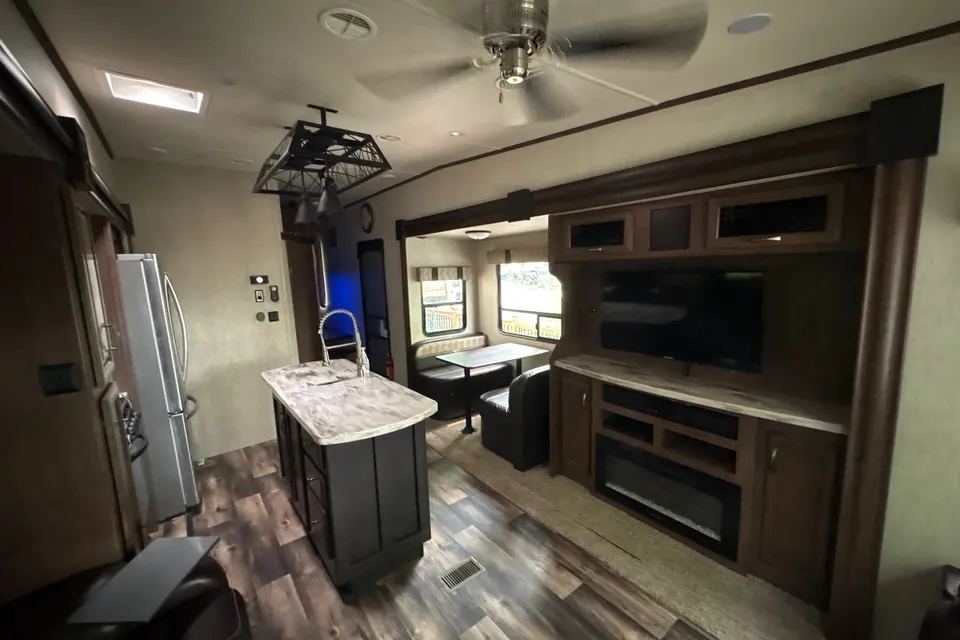ryan's Forest River Sandpiper 372lok Fifth Wheel