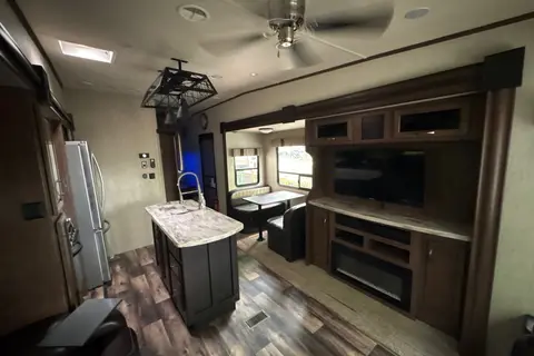 ryan's Forest River Sandpiper 372lok Fifth Wheel