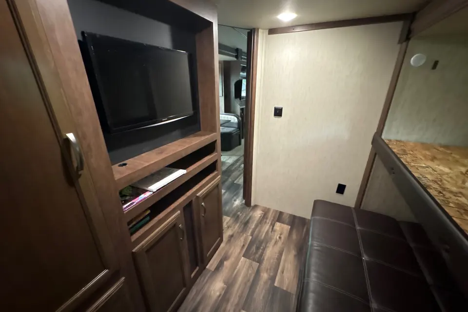 ryan's Forest River Sandpiper 372lok Fifth Wheel