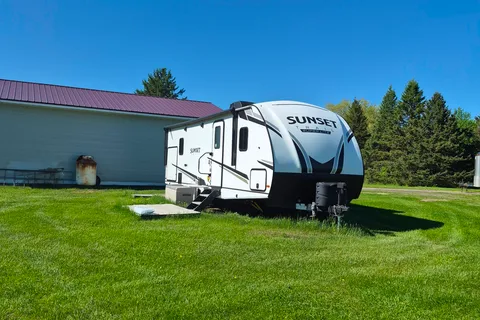BERNARD's Keyston rv Sunset Travel Trailer