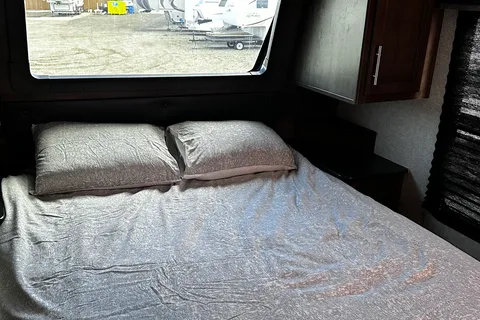 Terry's Keystone 364BHL cougar Fifth Wheel